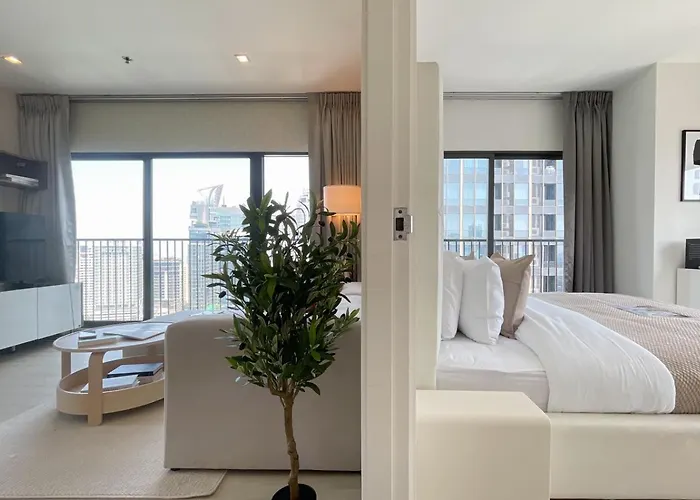 Bts Thong Lo L Large 65 Sqm L Pool And Gym L Sontana *