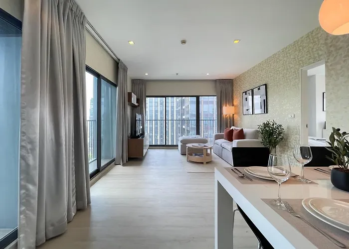 Bts Thong Lo L Large 65 Sqm L Pool And Gym L Sontana バンコク都