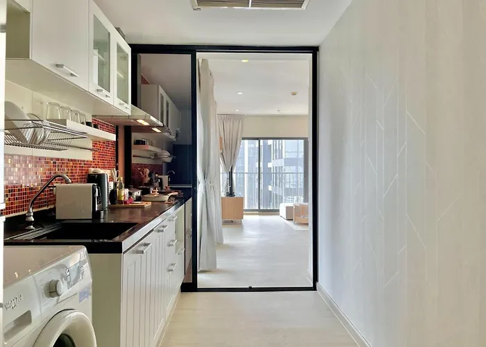 Bts Thong Lo L Large 65 Sqm L Pool And Gym L Sontana * バンコク都