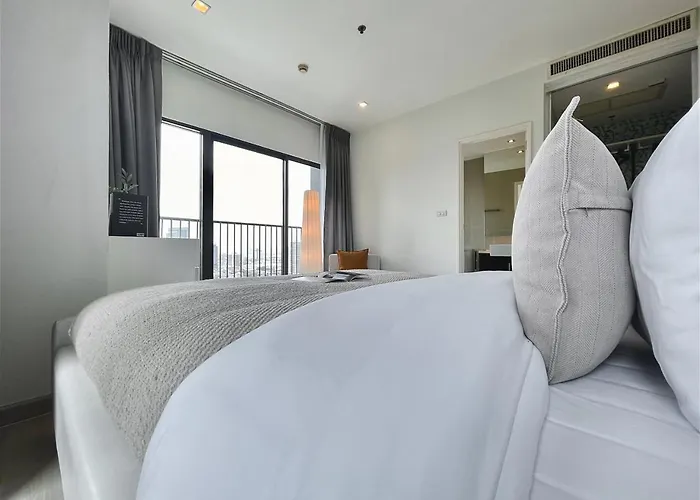 Bts Thong Lo L Large 65 Sqm L Pool And Gym L Sontana *