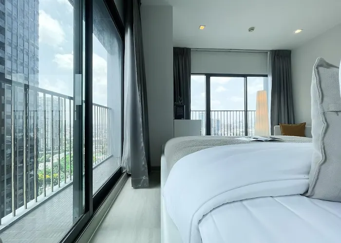 Bts Thong Lo L Large 65 Sqm L Pool And Gym L Sontana アパート *