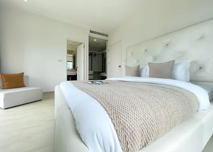 Bts Thong Lo L Large 65 Sqm L Pool And Gym L Sontana *
