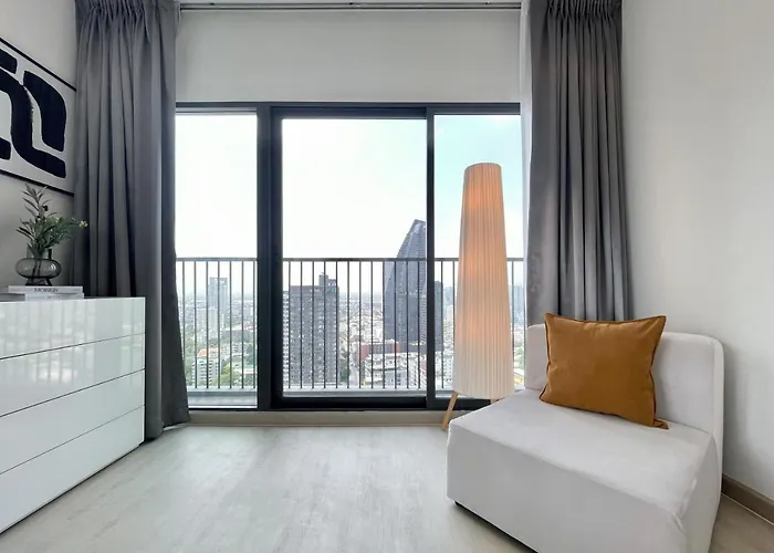Bts Thong Lo L Large 65 Sqm L Pool And Gym L Sontana アパート