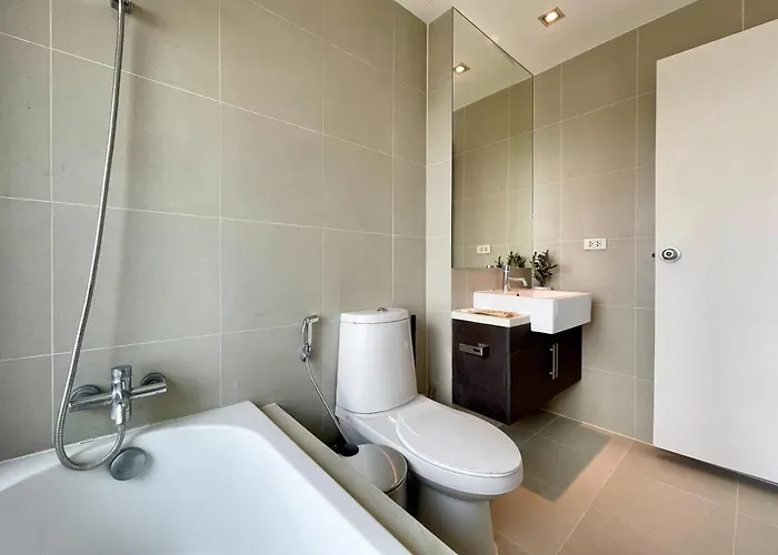 Bts Thong Lo L Large 65 Sqm L Pool And Gym L Sontana *