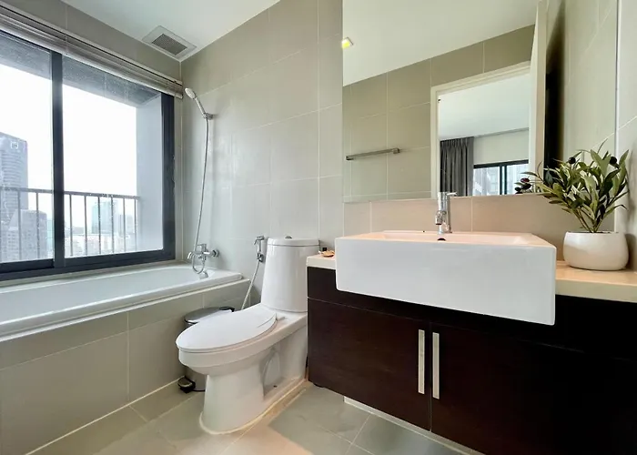 Bts Thong Lo L Large 65 Sqm L Pool And Gym L Sontana * バンコク都