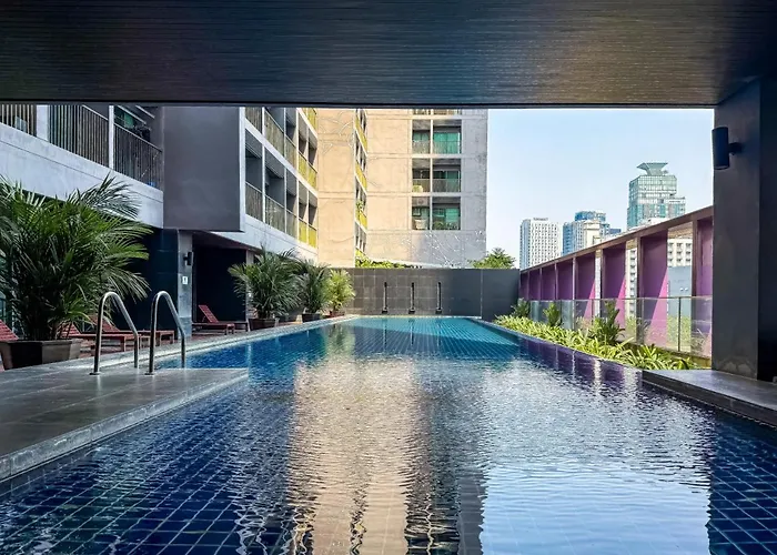 Bts Thong Lo L Large 65 Sqm L Pool And Gym L Sontana *
