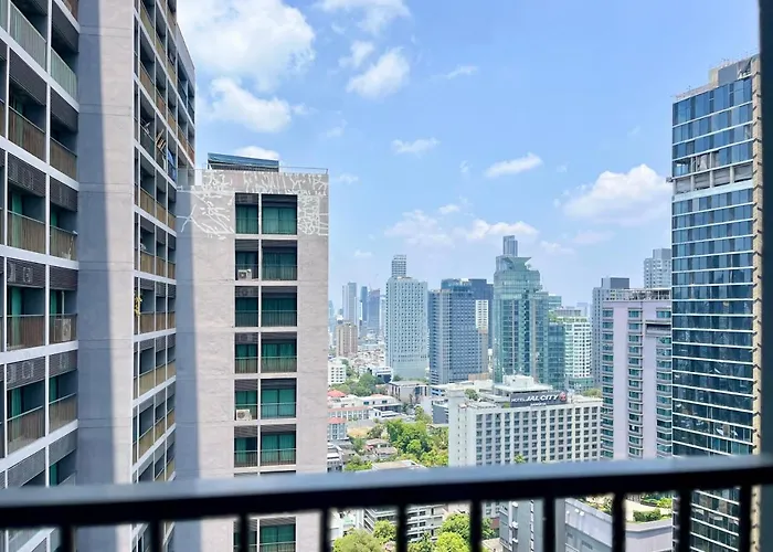 Bts Thong Lo L Large 65 Sqm L Pool And Gym L Sontana バンコク都
